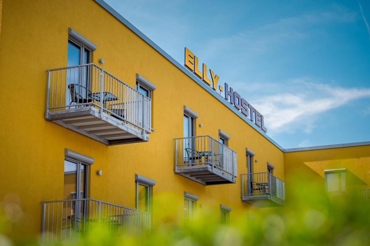 Elly Hostel Фрайберг Екстер'єр фото